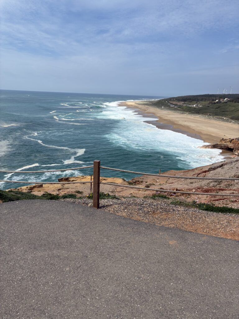 Praia em Nazaré, Portugal (Foto: arquivo pessoal)
